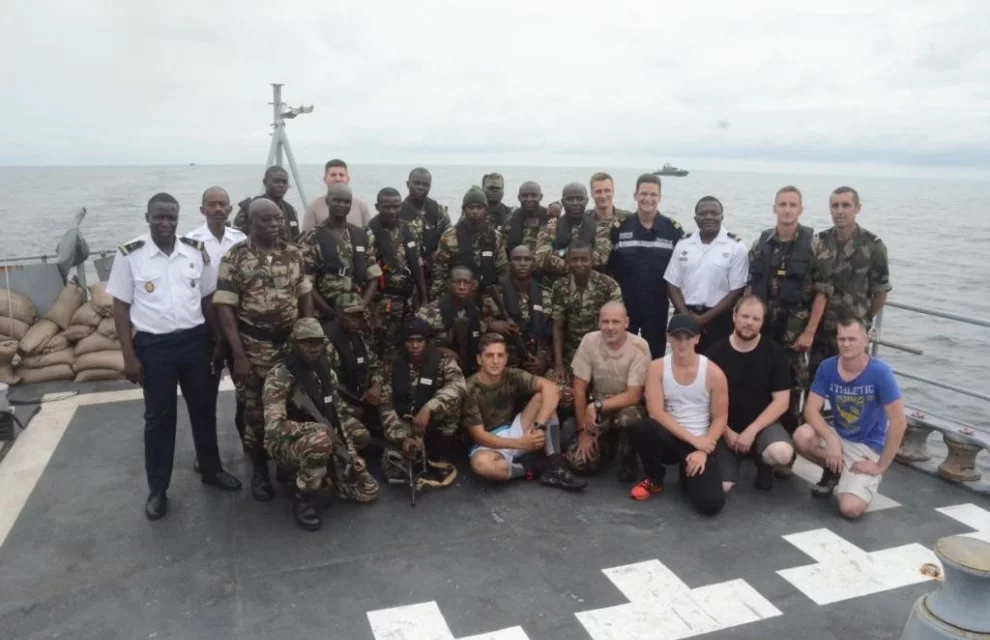 Coopération lors d’un exercice entre l’équipage du Commandant Blaison et la marine camerounaise