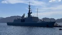 La frégate Guépratte dans le port turc de Marmaris