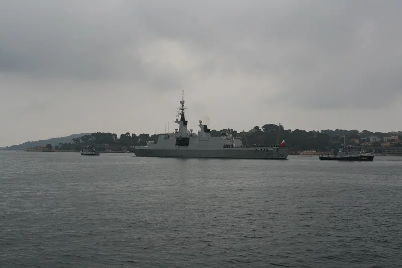 Appareillage de la frégate Courbet