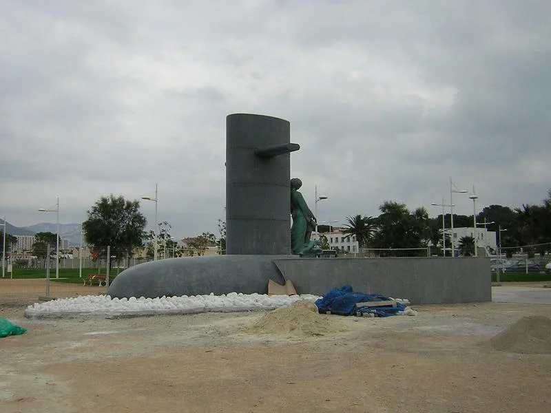 Monument national des sous-mariniers (vue de derrière)