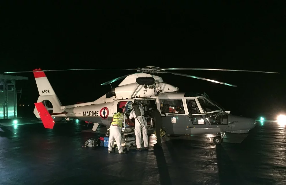La flottille 25F procède à une évacuation médicale à Maiao