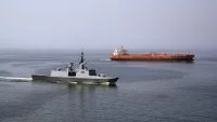 La frégate Guépratte accompagne un pétrolier français en transit dans le détroit d’Ormuz