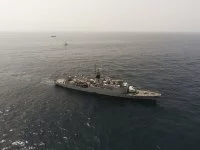 Le patrouilleur EV Jacoubet s'entraîne avec le patrouilleur ivoirien Le Bouclier