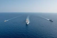 Exercice Passex entre la frégate Surcouf, le BPC Dixmude et la frégate singapourienne Vigilance