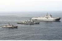 Rencontre franco-britannique en plein océan Atlantique
