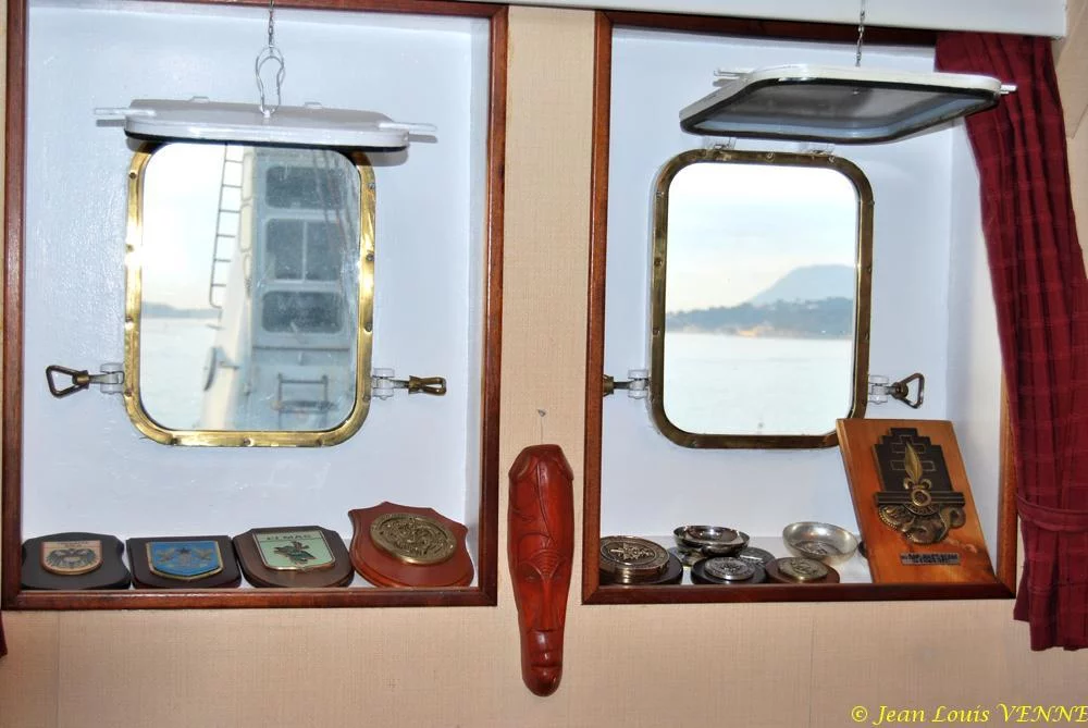 Hublots du Jules Verne