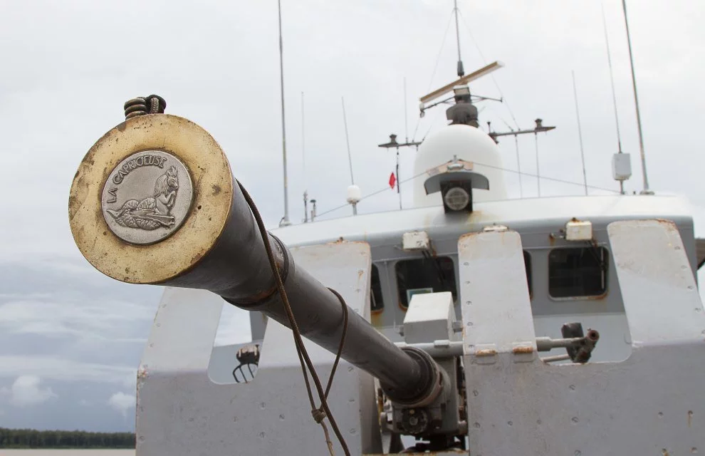 Le canon et la tape de bouche de la Capricieuse