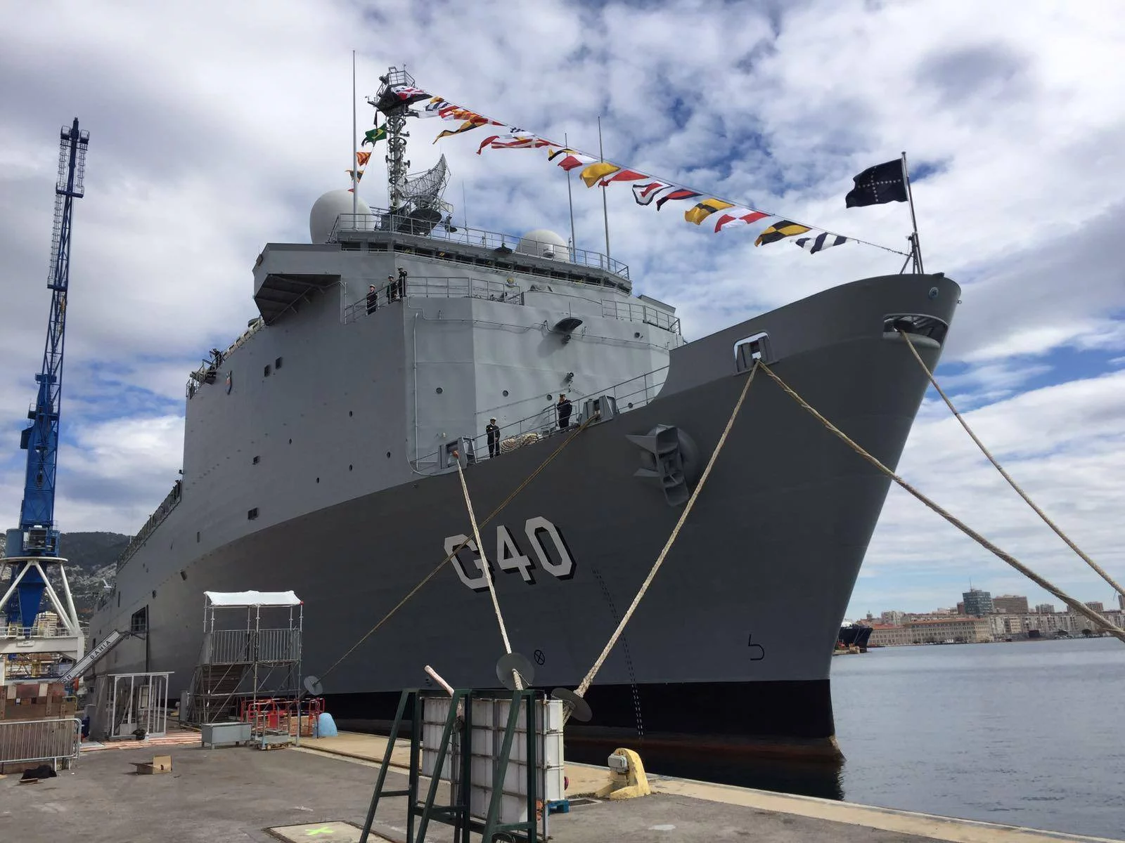 Le navire amphibie Bahia