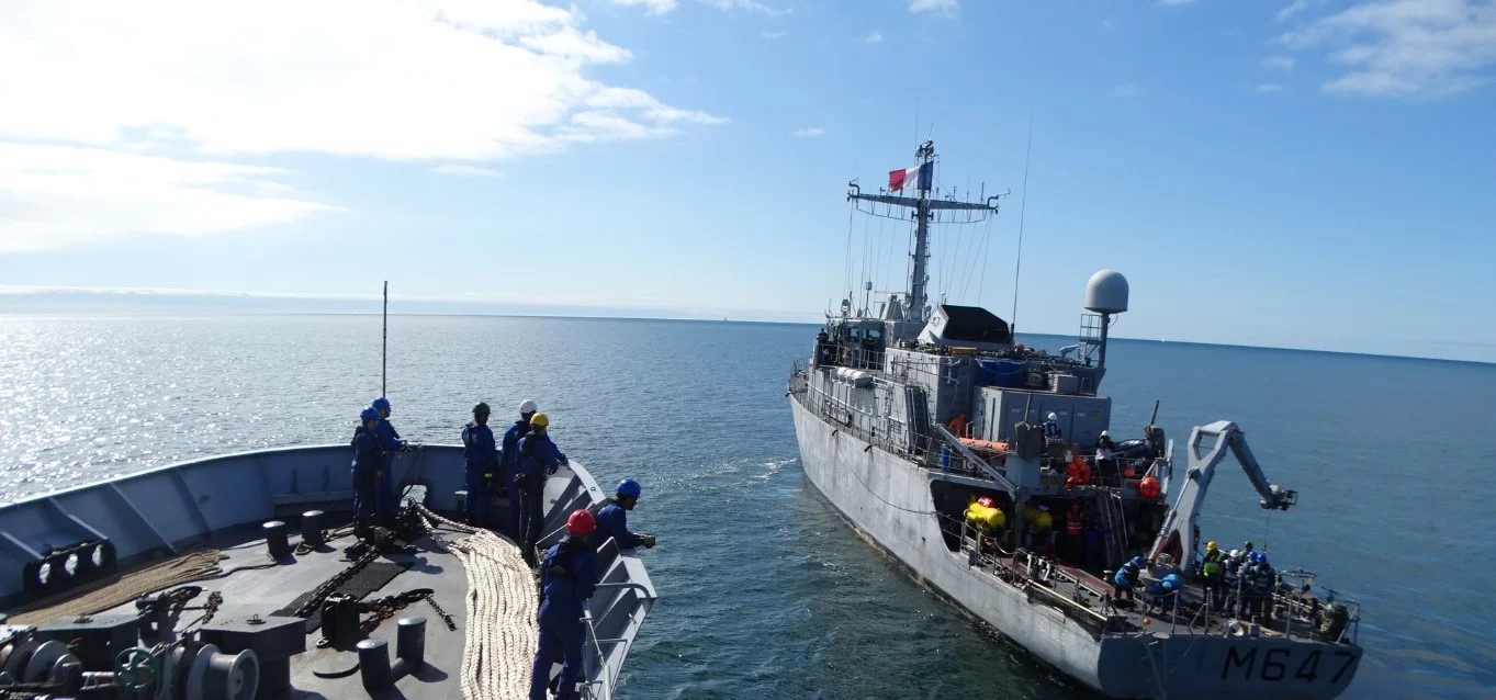 Entraînement au ravitaillement à la mer avec l'Andromède
