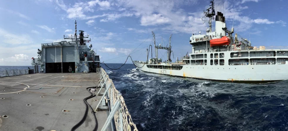 Dernier ravitaillement à la mer pour le RFA Gold Rover