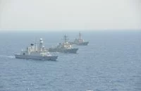 La frégate Forbin, l’USS Mason et l’USS Monterey