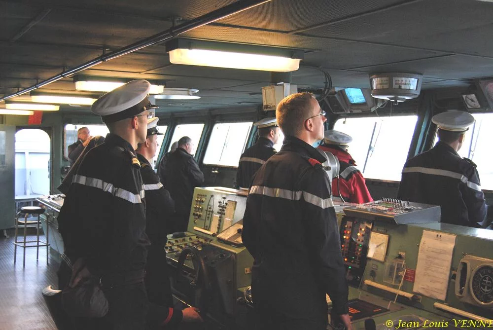 A la passerelle du Jules Verne