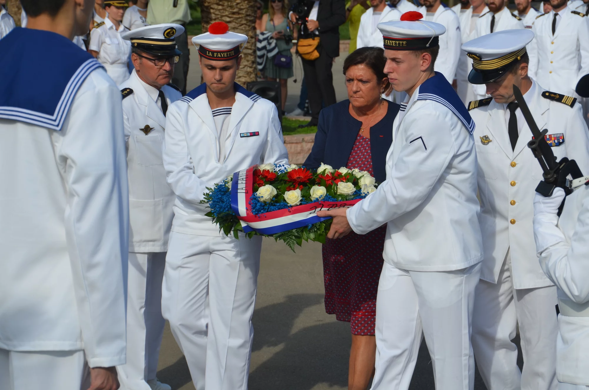 L'équipage du La Fayette rend hommage aux disparus du contre-torpilleur Dague au Monténégro