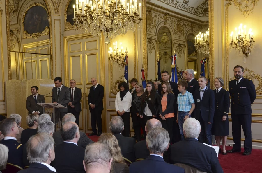 Le port militaire de Cherbourg reçoit le prix armées-nation 2016