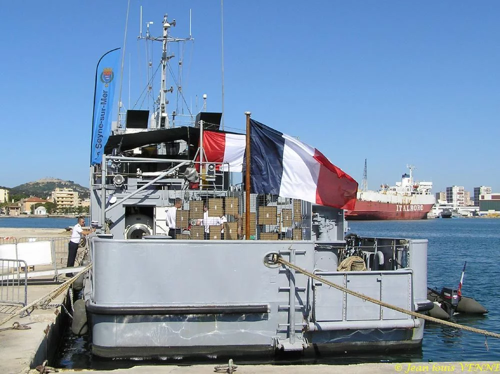 Le Bâtiment Base de Plongeurs Démineurs Pluton