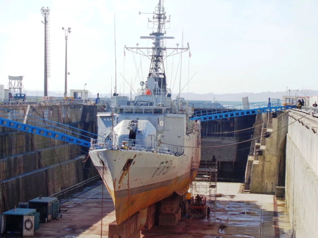 Le Commandant l’Herminier au bassin