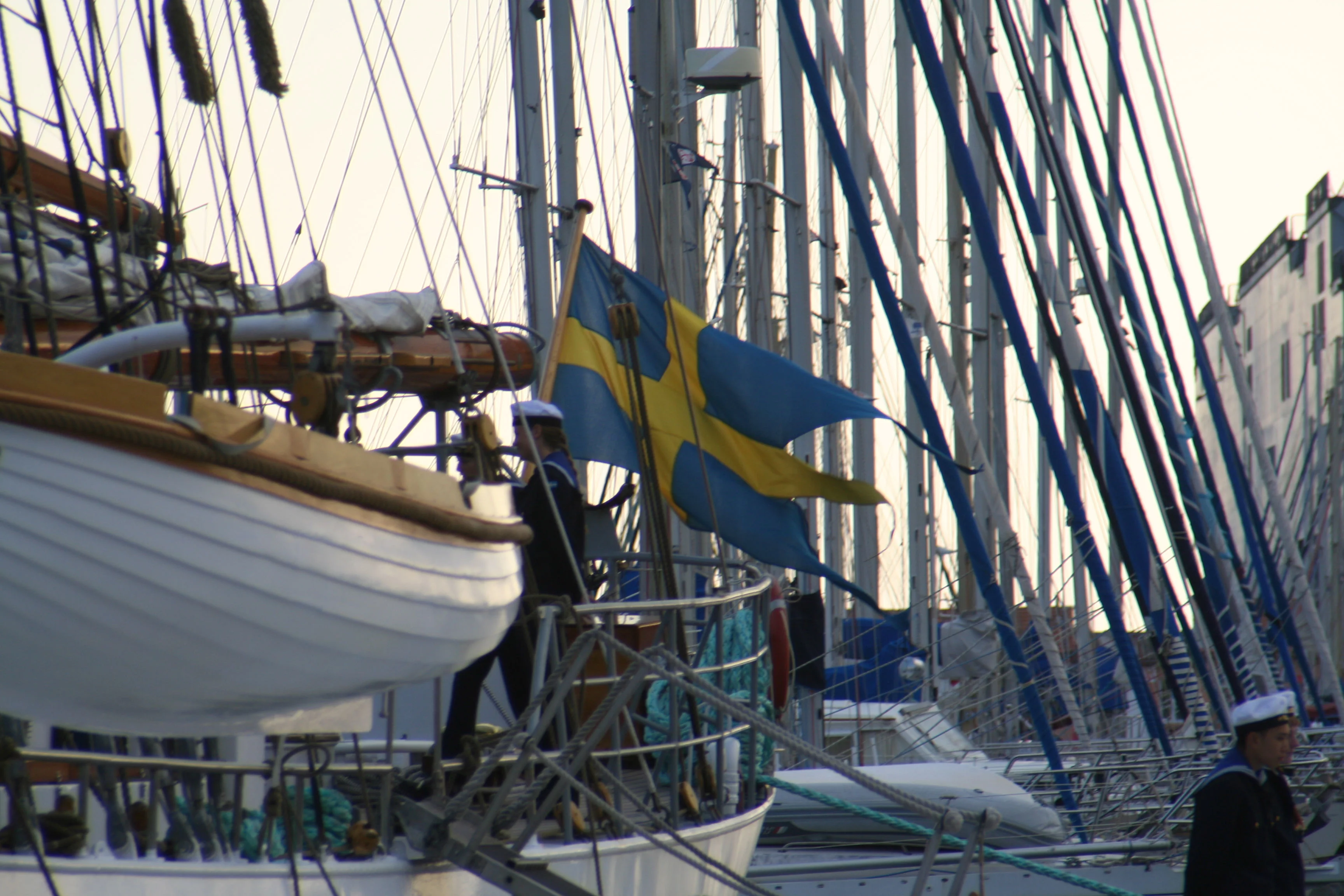 Le voilier-école Falken de la marine suédoise fait escale à Toulon