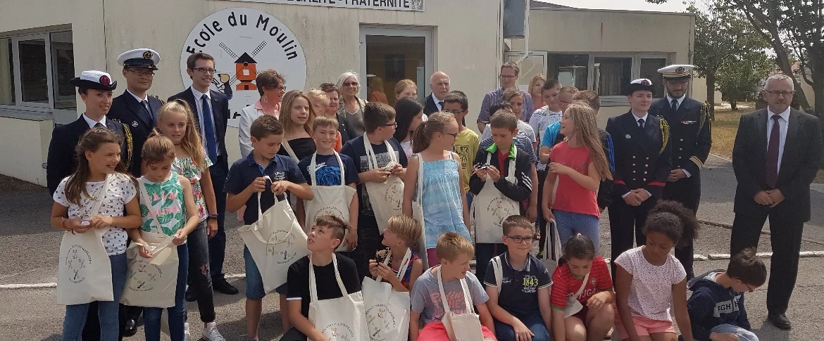 La flottille 11F à la rencontre d'élèves d’une école de Mark en Calaisie (62)