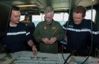 Le commandant du groupe aéronaval américain rend visite à son homologue français