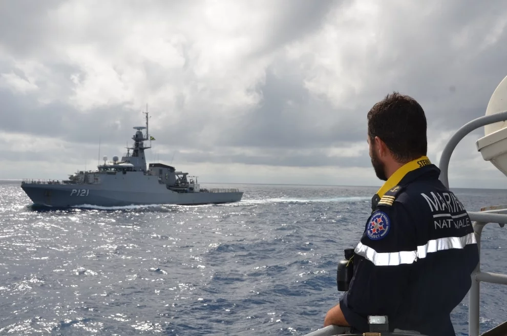 Le patrouilleur brésilien Apa vu depuis l'EV Jacoubet