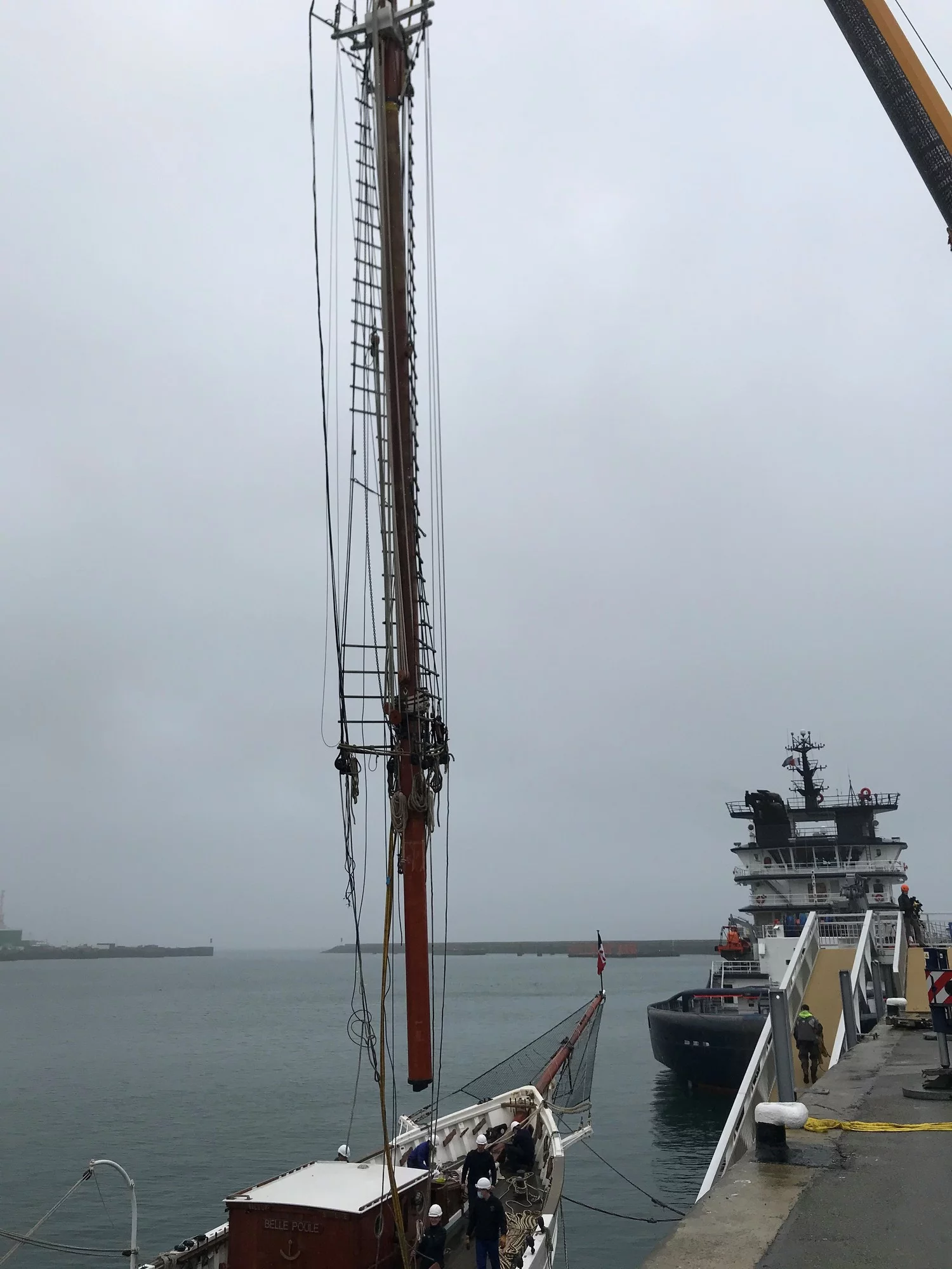 Dématage de la goélette La Belle Poule