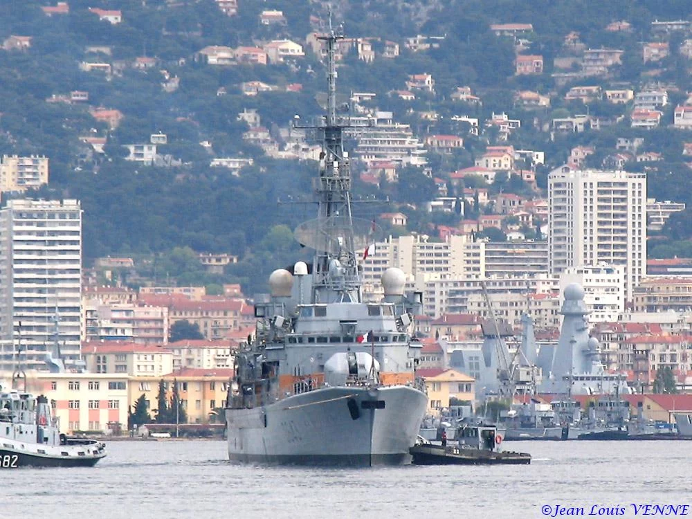 Le Jean de Vienne sort de bassin