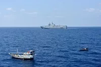 Le Tonnerre participe à la lutte contre la piraterie en océan Indien