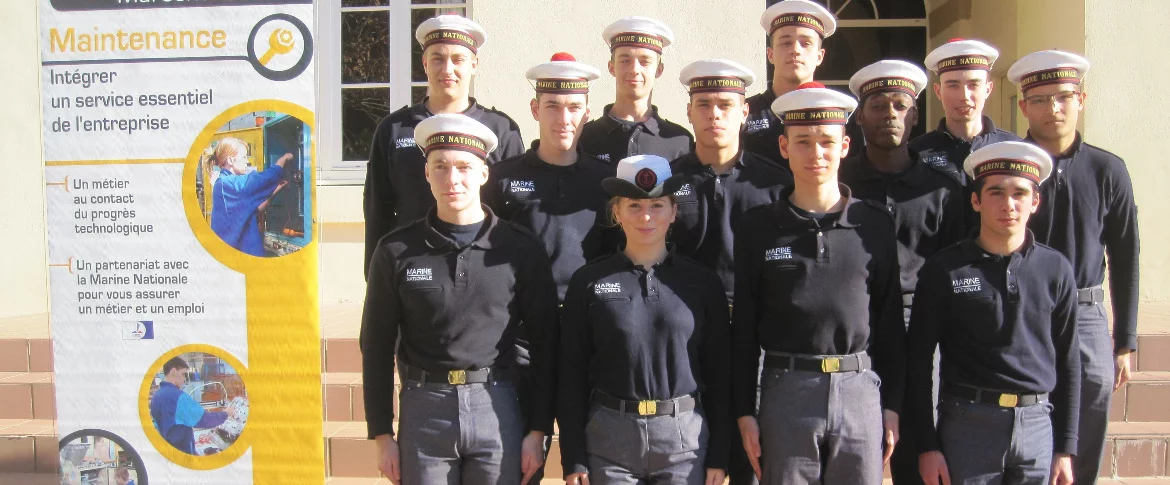 Les 13 élèves de la terminale BAC Pro Maintenance des équipements industriels « Marine » du lycée Maréchal Leclerc d’Orléans