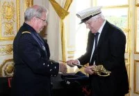 Jacques Perrin promu capitaine de frégate