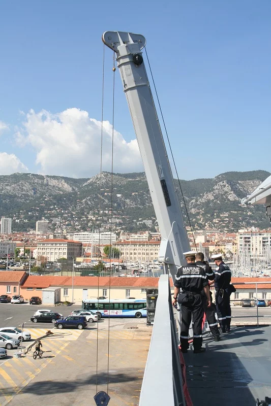 La grue rentre la coupée