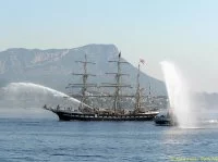 Le Bélem est accueilli à Toulon par la marine nationale