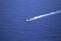 Le sous-marin malaisien Tunku Abdul Rahman navigue en surface
