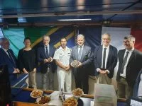 L’ambassadeur de France en Tanzanie et une délégation de sénateurs français accueillis à bord du Malin