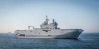 Le porte-hélicoptères amphibie Dixmude