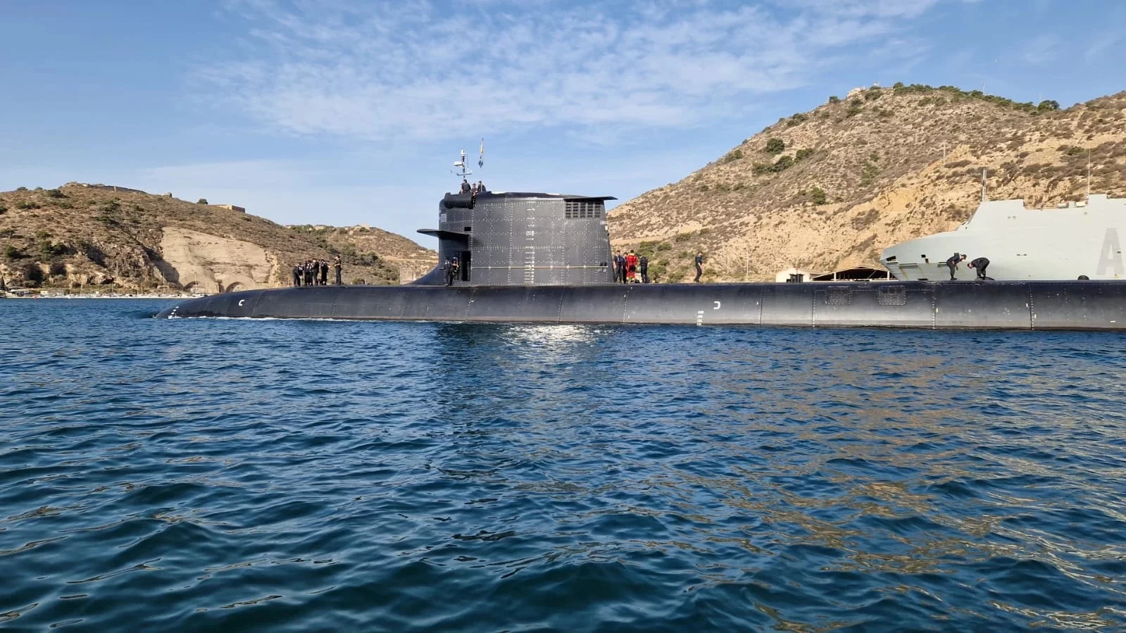 Début des essais de navigation en surface du sous-marin espagnol Narciso Monturiol
