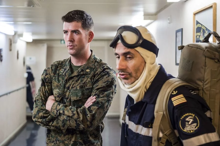 Un US Marine à bord du BPC Tonnerre