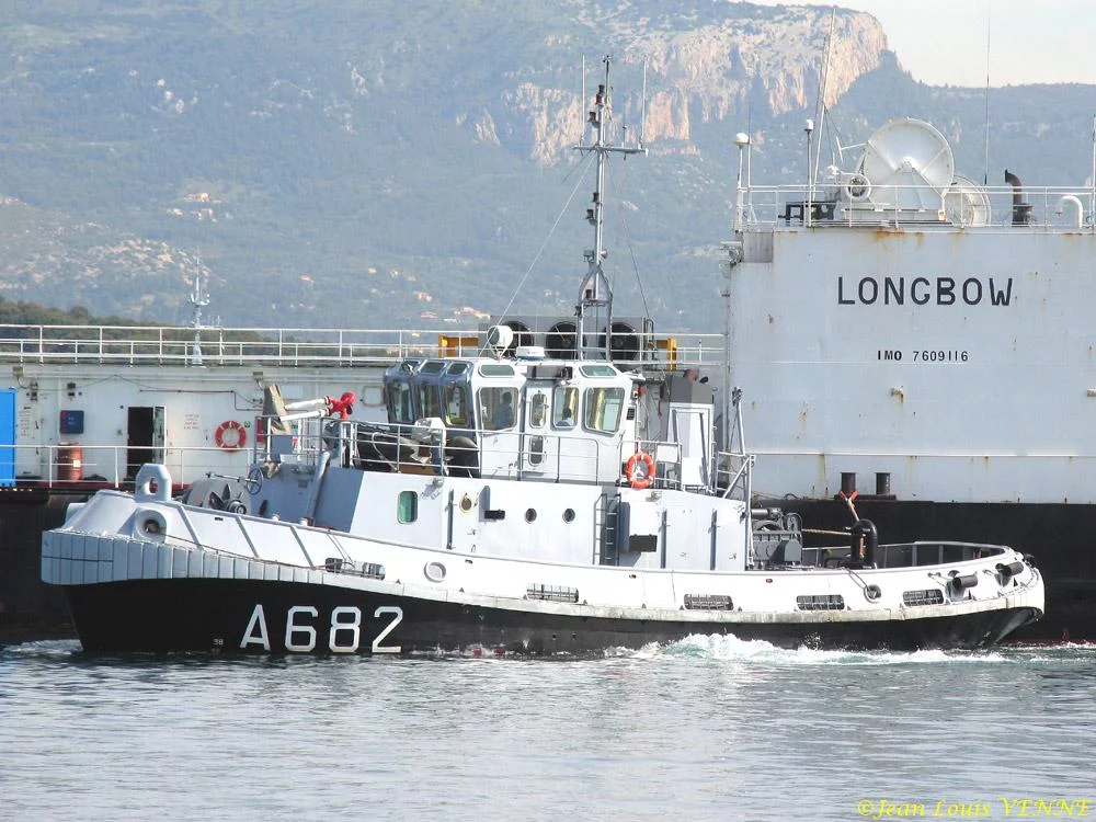 La barge Longbow