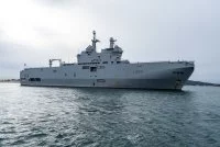 Le porte-hélicoptères amphibie Dixmude