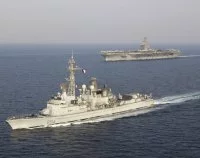 La frégate Cassard et le porte-avion américain Theodore Roosevelt