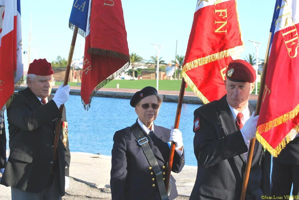 Les drapeaux des associations patriotiques