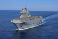 Le porte-hélicoptères amphibie Mistral