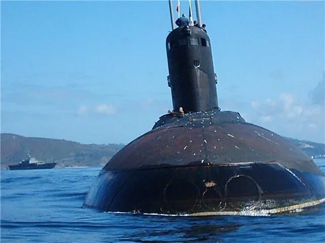 Un sous-marin Kilo algériens fait escale en Espagne sur le chemin de la Russie