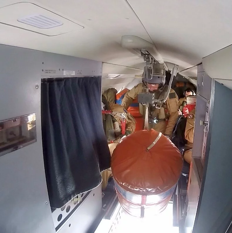 Largage d'une chaîne de recherche et de sauvetage