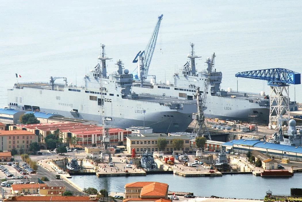 Les BPC Mistral et Tonnerre aux bassins Vauban