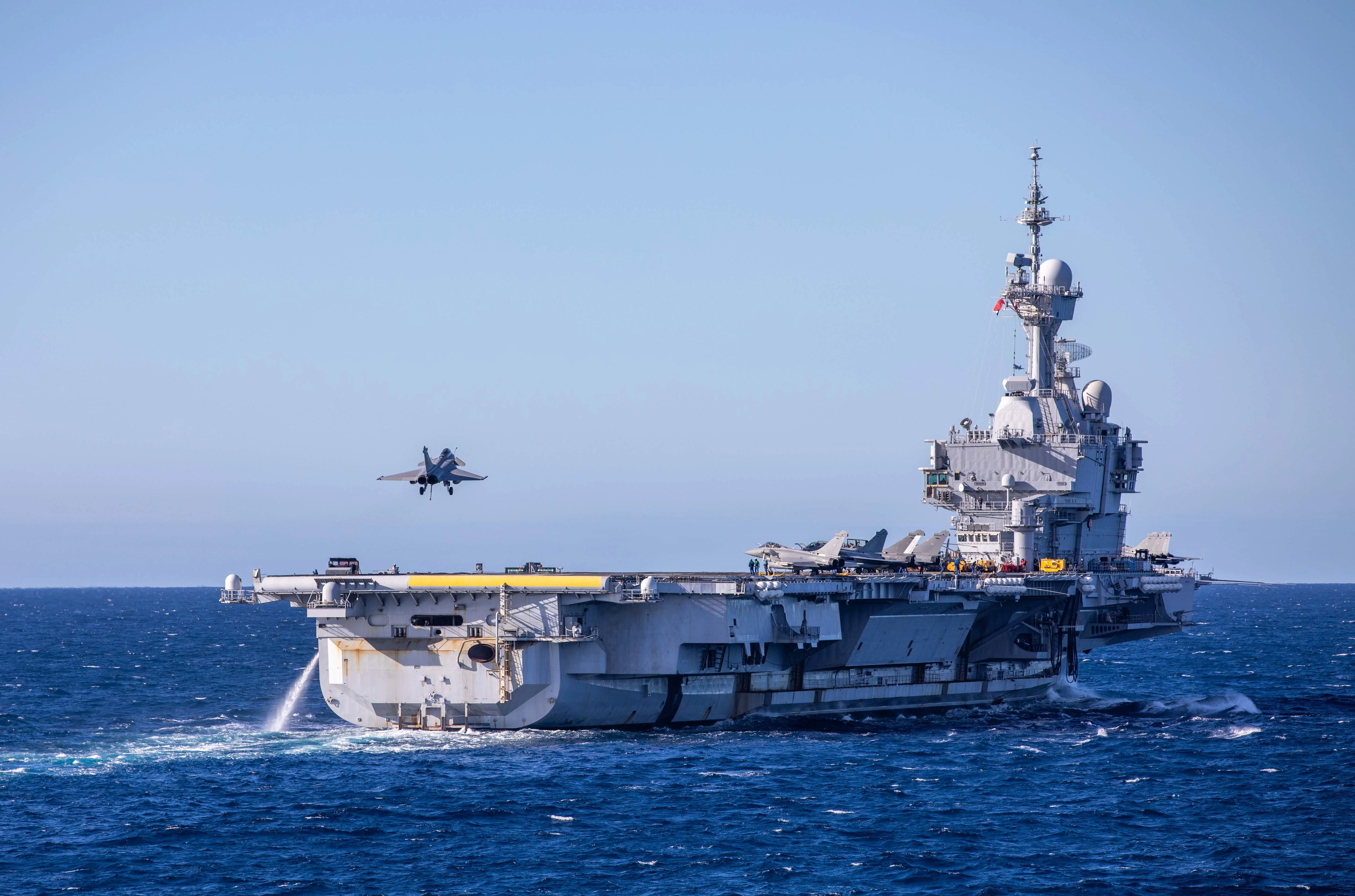 Le porte-avions Charles de Gaulle