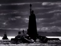 Le SNLE britannique HMS Vengeance rentre à la base de Faslane