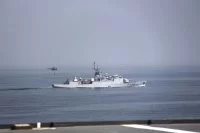 Le Commandant Birot et le Mistral en exercice dans le golfe de Guinée