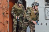 La brigade de protection de la frégate Aconit s'entraîne au tir en conditions réelles
