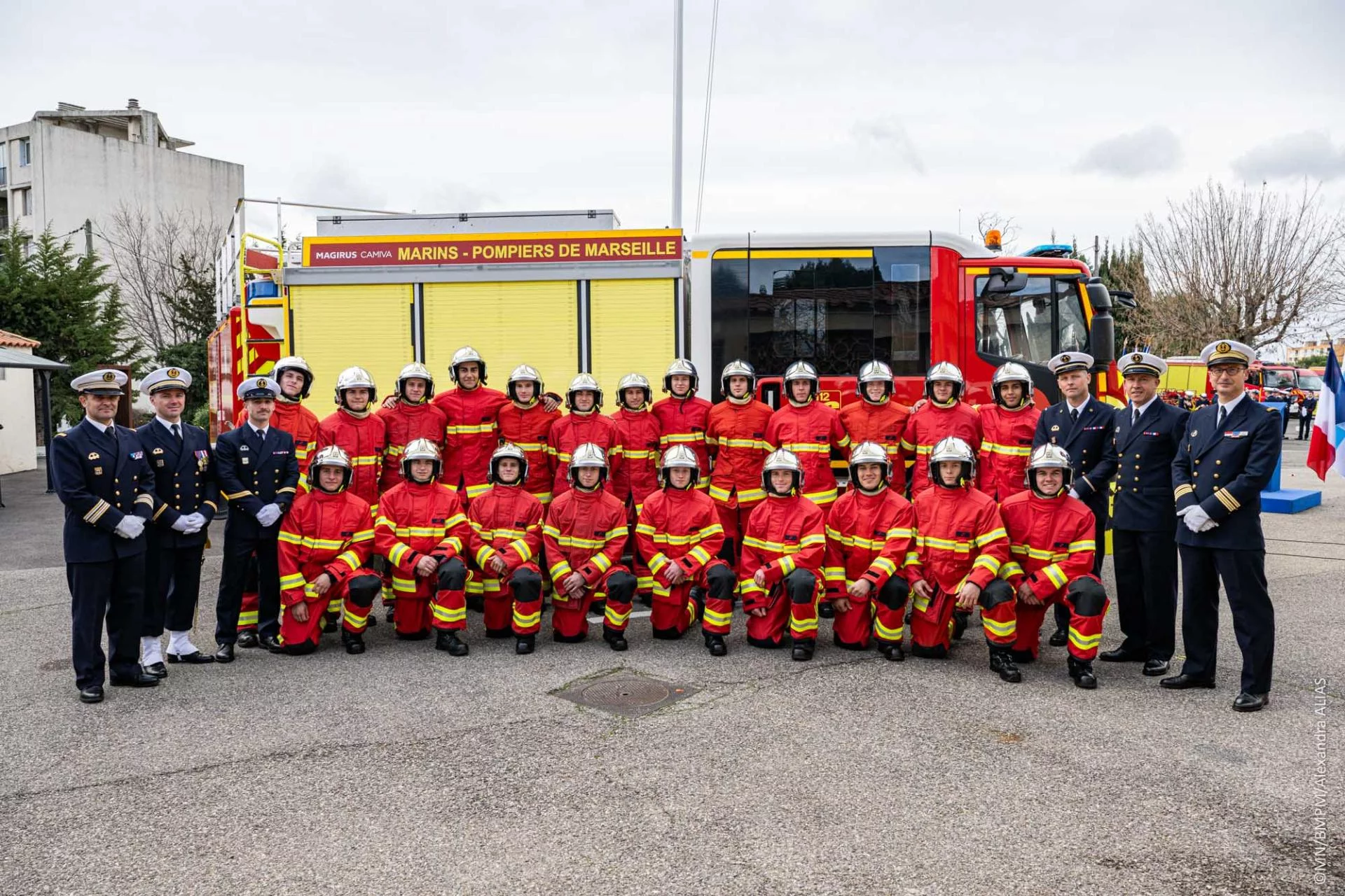 Remise de casques aux nouveaux Marins-pompiers de Marseille