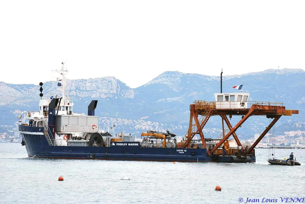 Le Castor 02 relève les ancres et les chaînes de la Rance et du Cdt Rivière